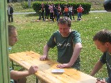 Bernd beim Gummibärchen essen